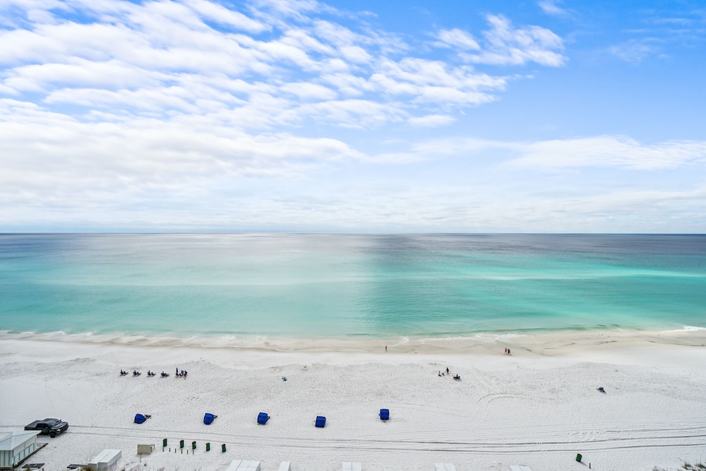 Pelican Beach Resort by Panhandle Getaways