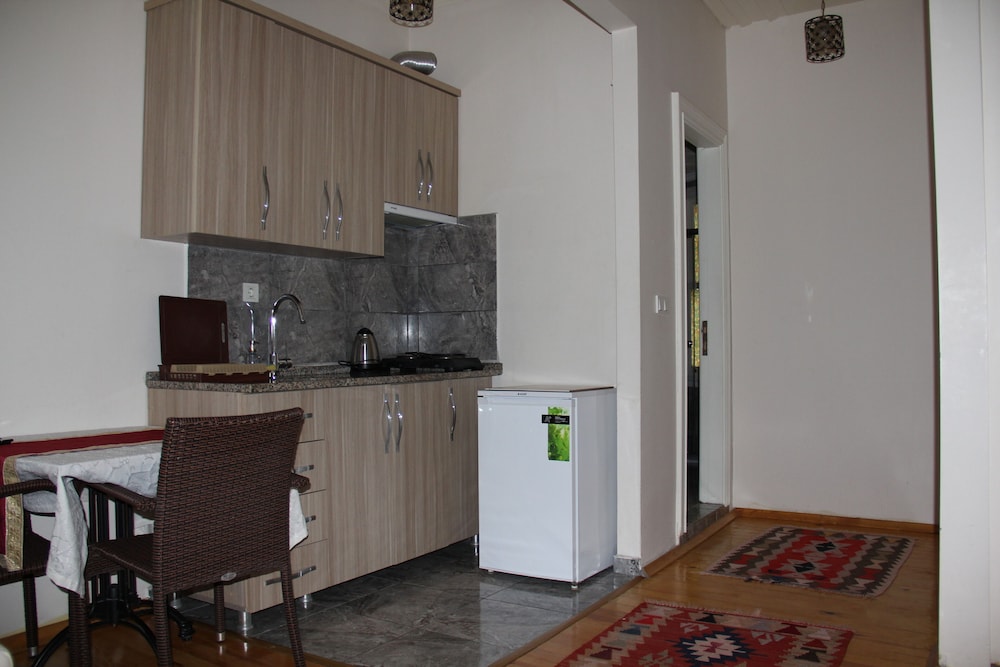 Jasmine Daire - Image 28