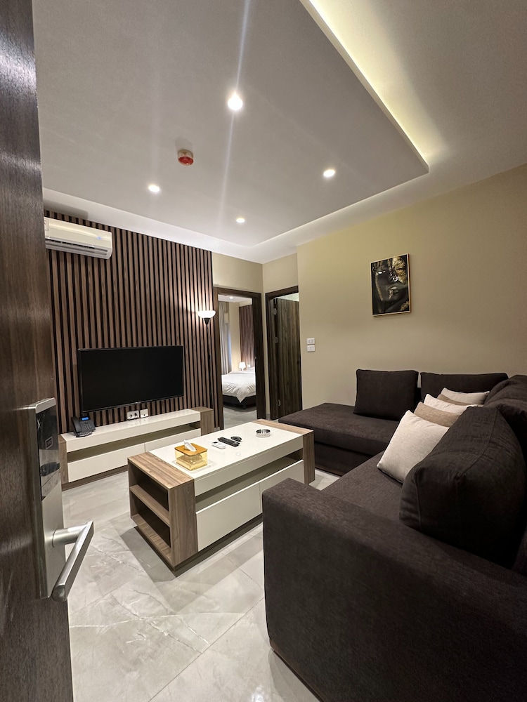 Charming Amman Apartent With Modern Amenities
