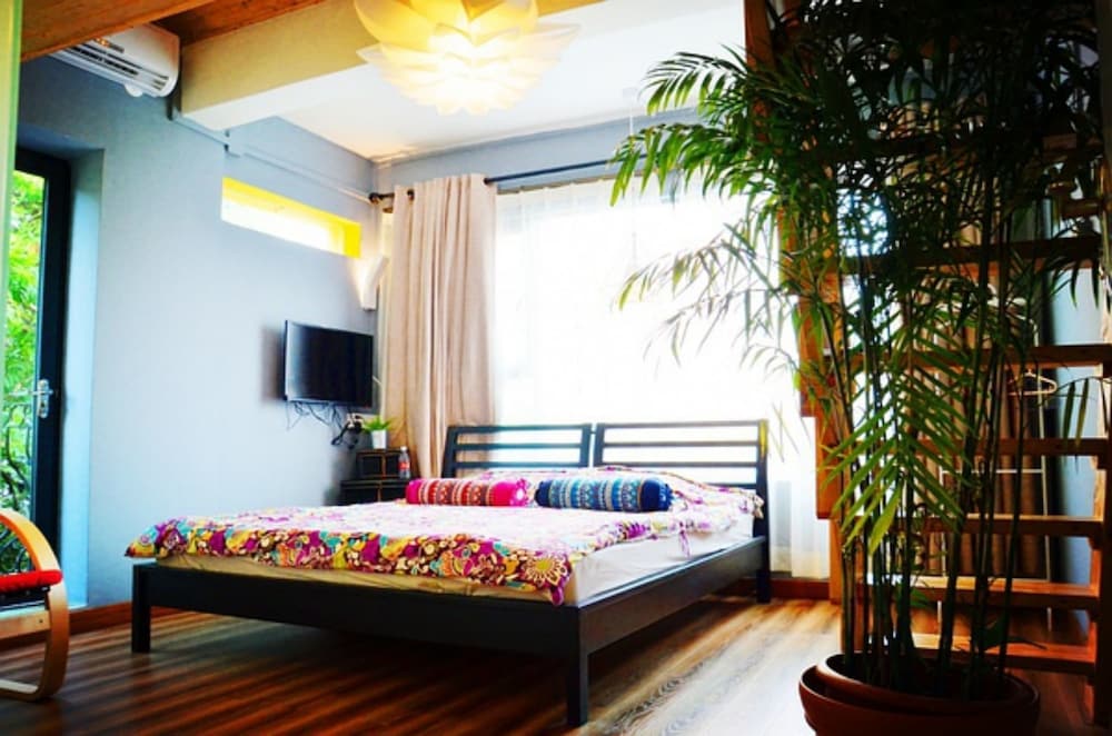 Sharemood Guest House
