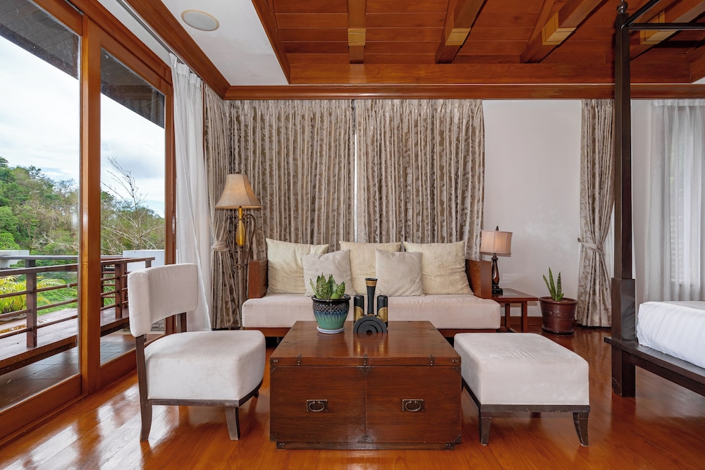 Royal Legacy Golf Villa