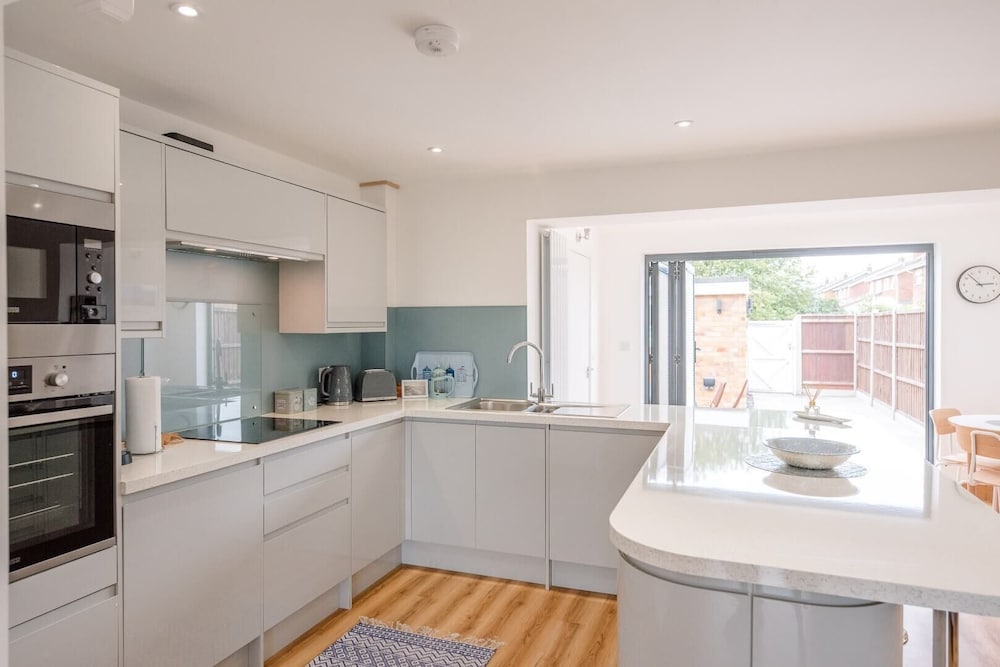 4 Sea View Walk, Pakefield
