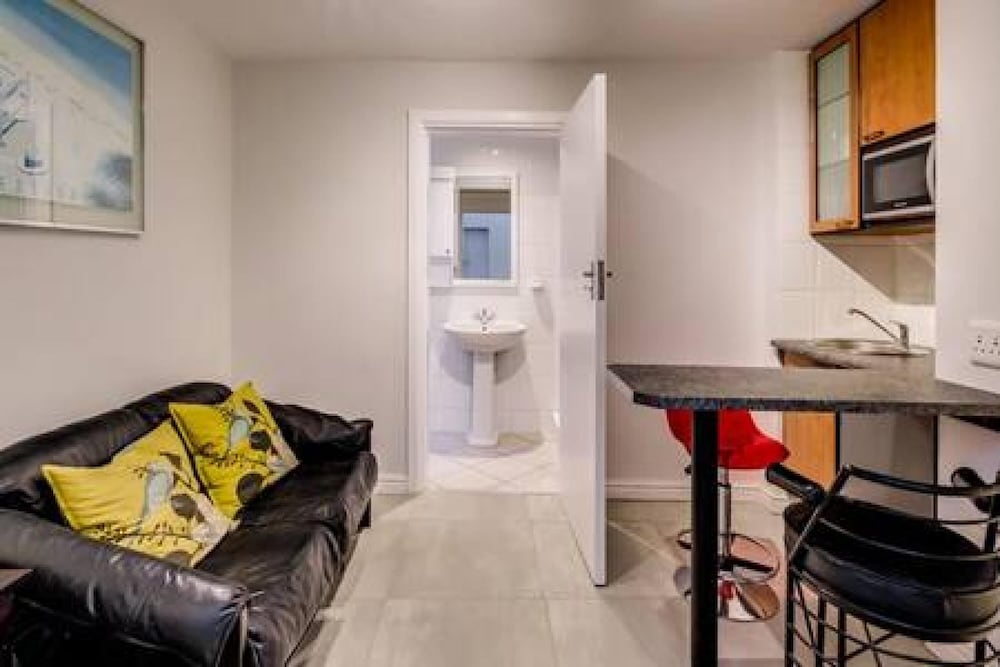 Perfect Family Holiday Villa in Camps Bay Spindrift view 4