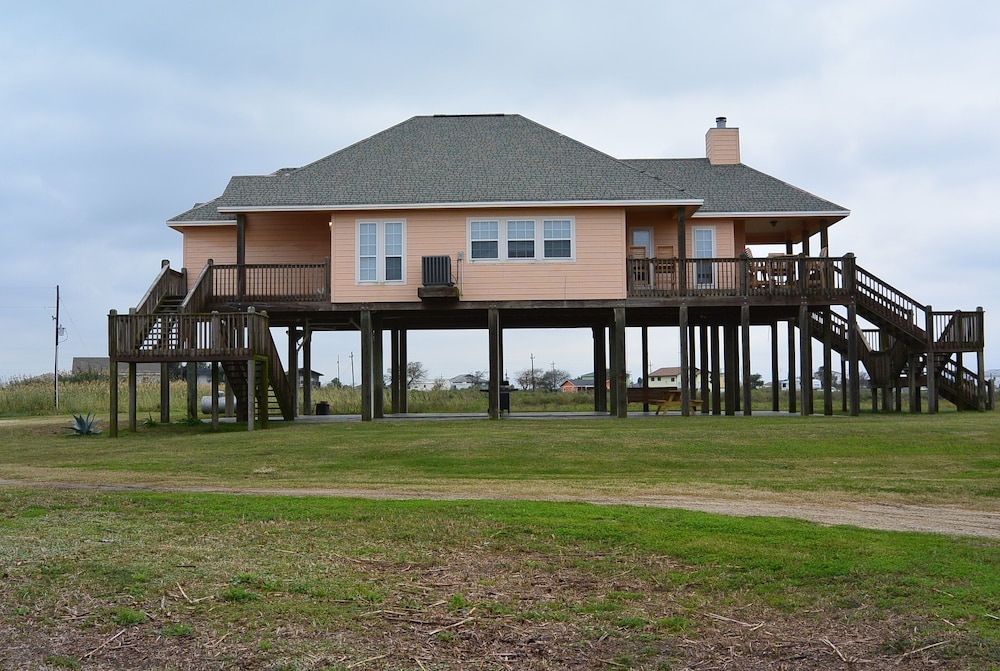 Private Pelican 2 Bedroom Home