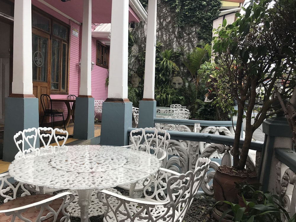 Hotel Fleur De Lys - Property Image 2