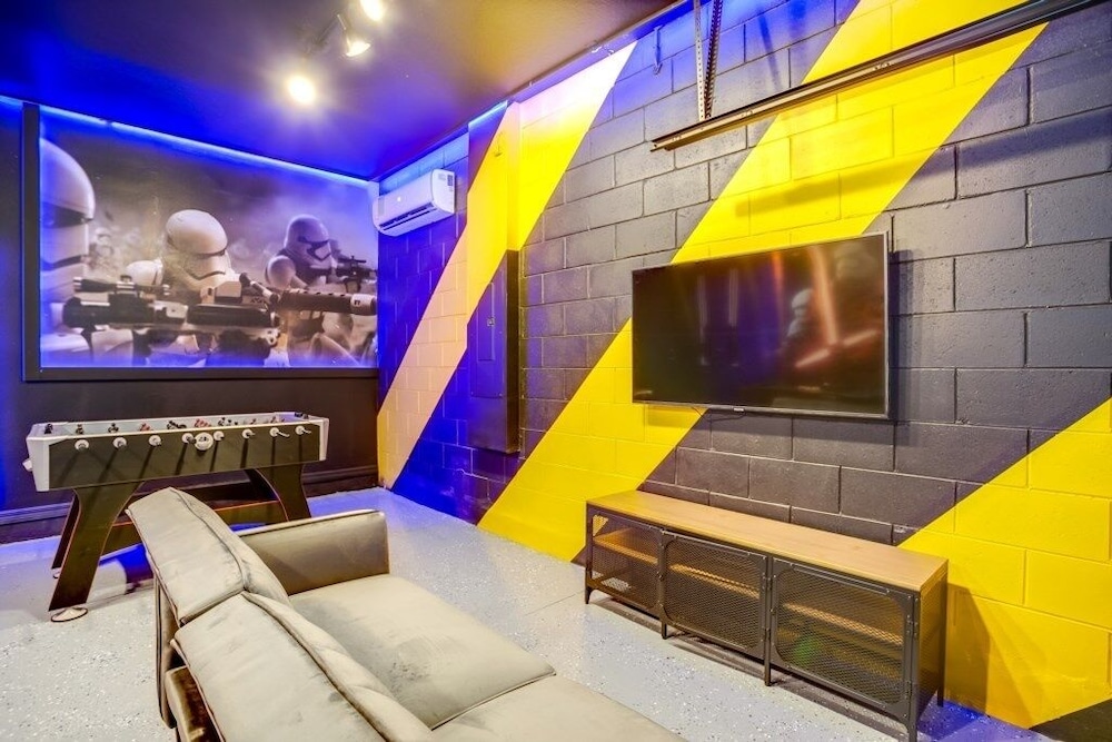 Jedi Temple! Take A Virtual Tour Private Pool! 9 Bedroom Villa by RedAwning - Image 3