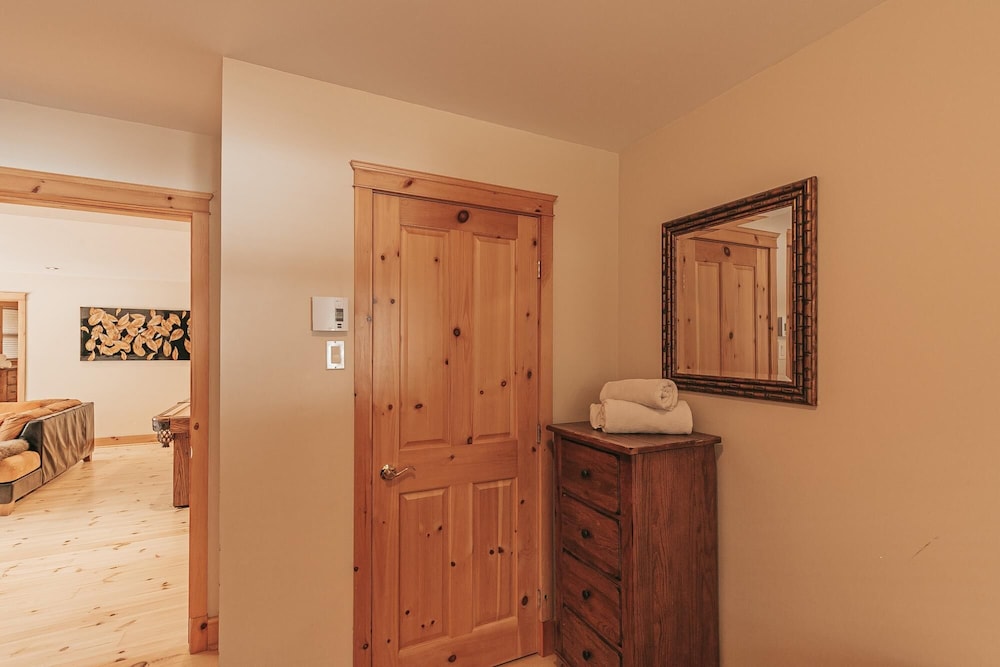 Harfang 51 - Stunning log Cottage With Private hot tub Pool and Scandinavian dry Barrel Sauna