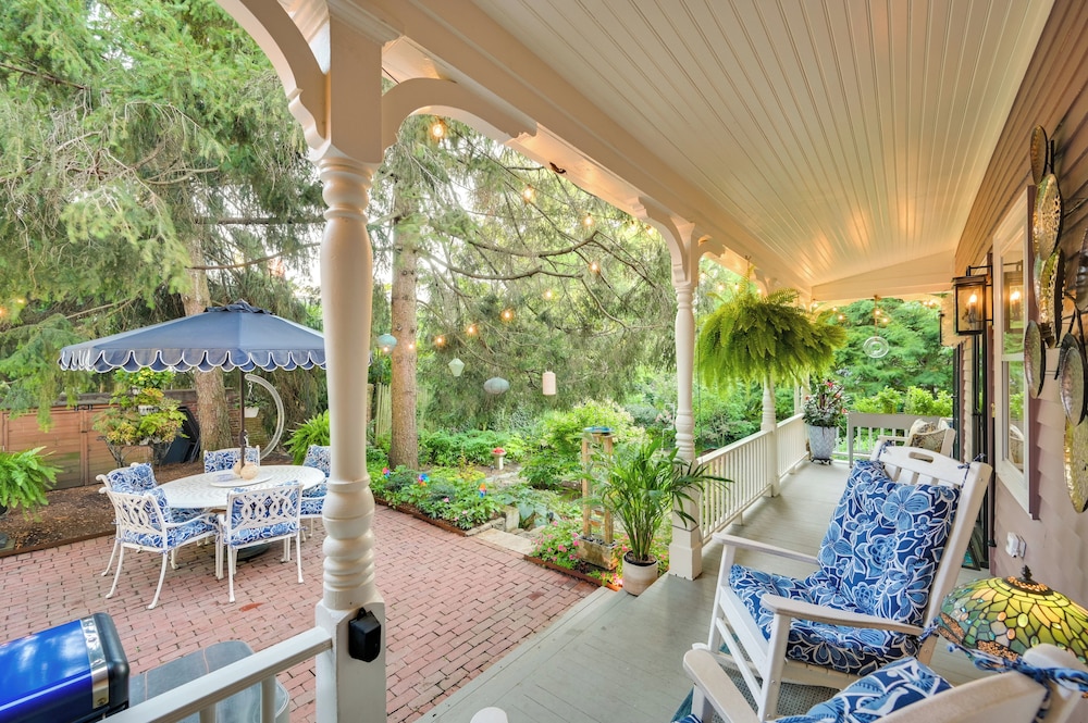 < 1 Mi to Dtwn Salem: Apt w/ Shared Patio & Yard!
