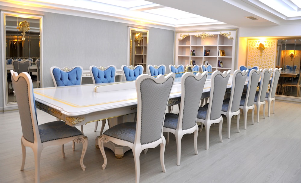 Cassiel Otel - Image 6