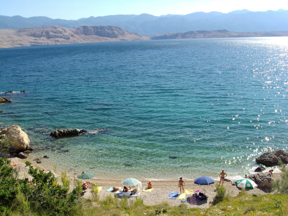 Rooms and apartments Galeb