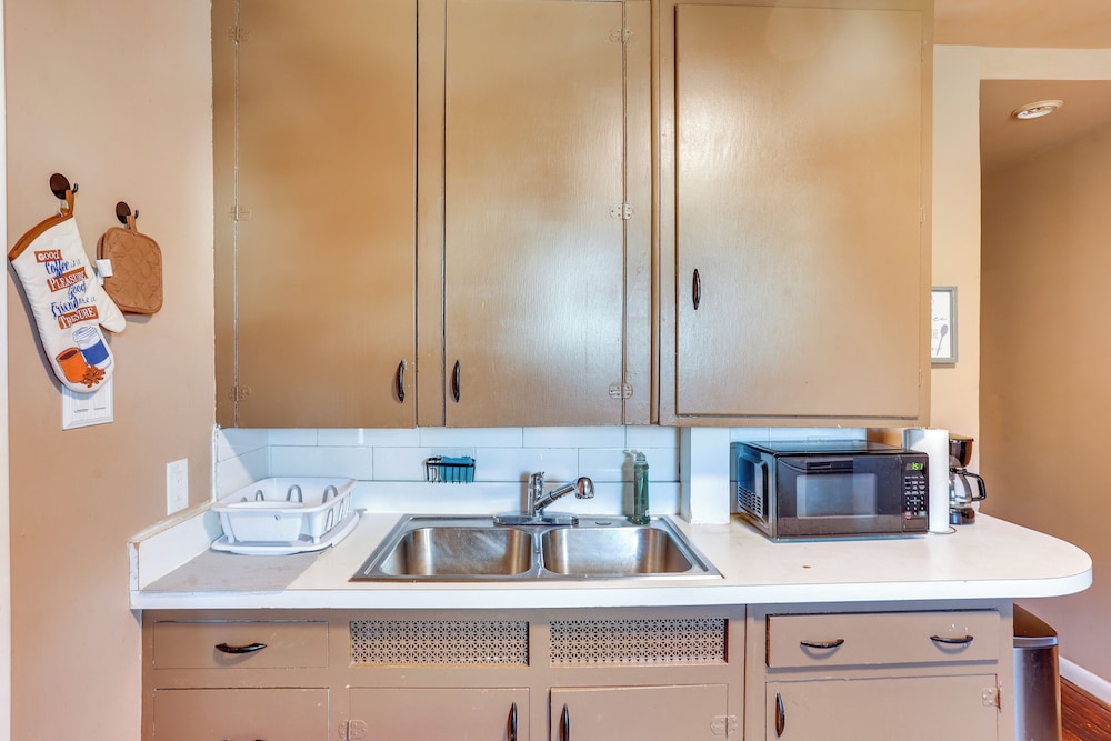 HBG Apt ~ 3 Mi to Downtown & River!