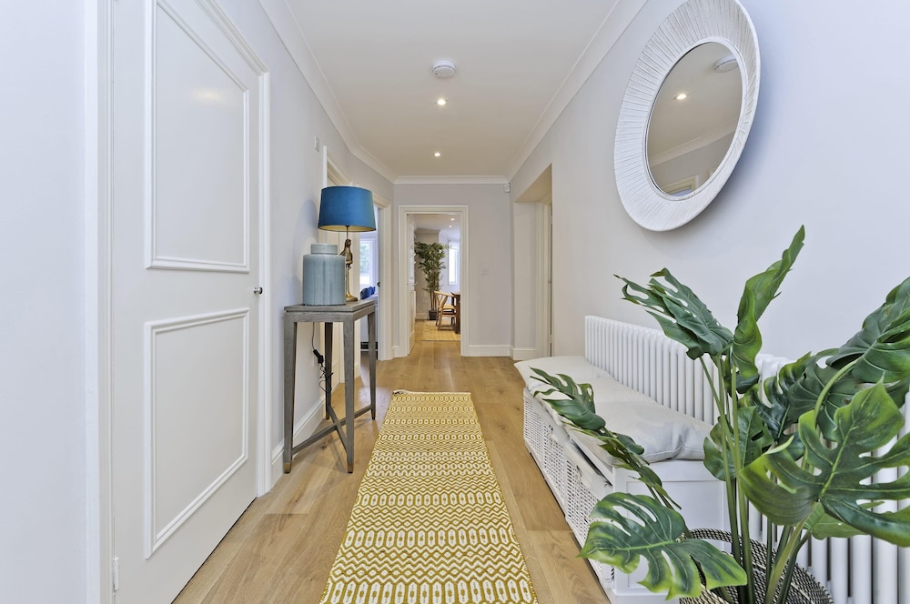 Huge Kensington Garden Flat