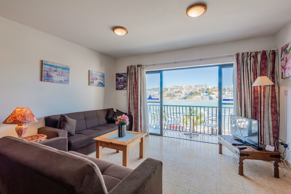 Harbour Lights Apartments by Getaways Malta, photo 16