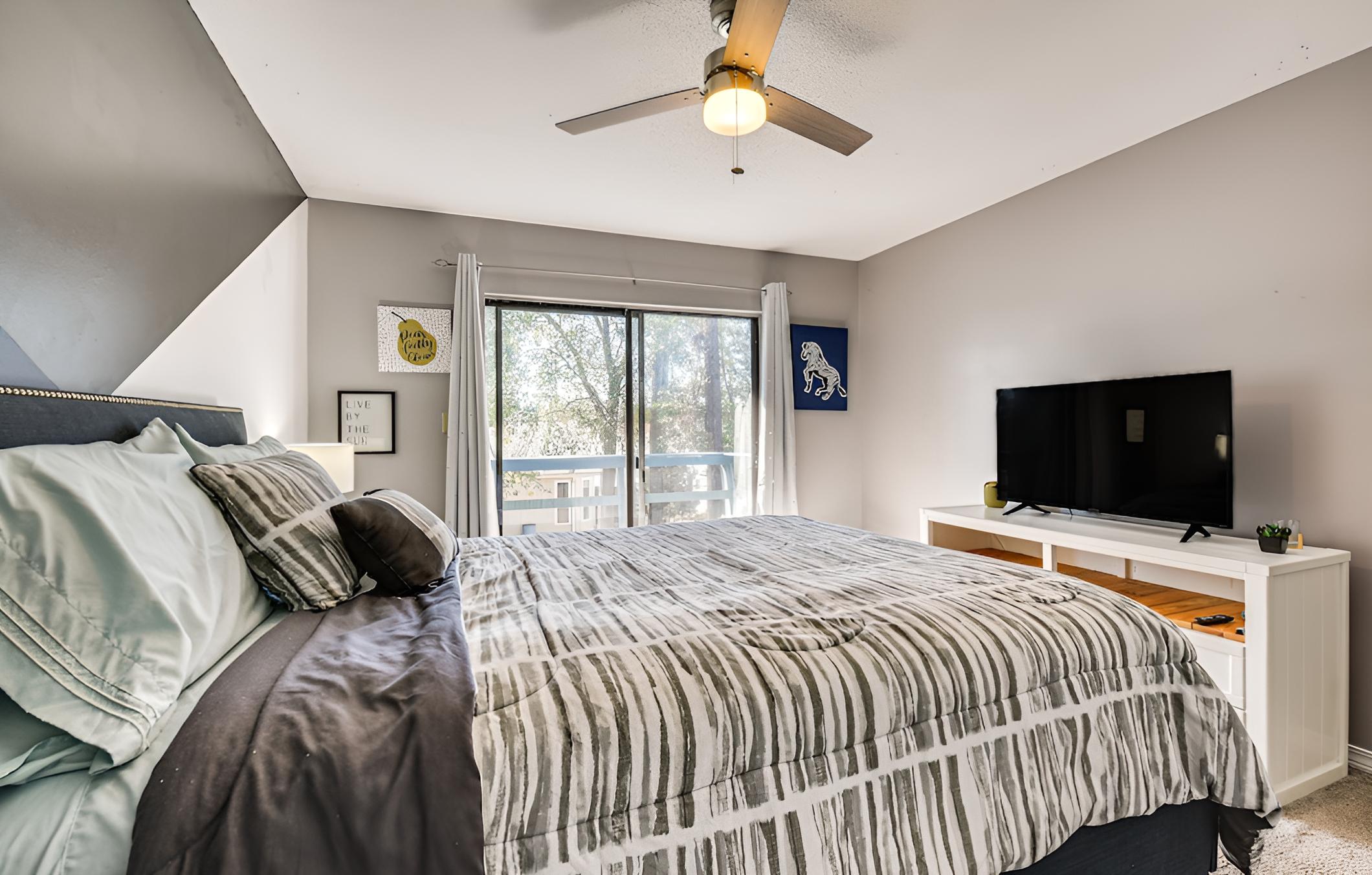 Shalimar Townhome w/ Screened Porch: 6 Mi to Beach view 4