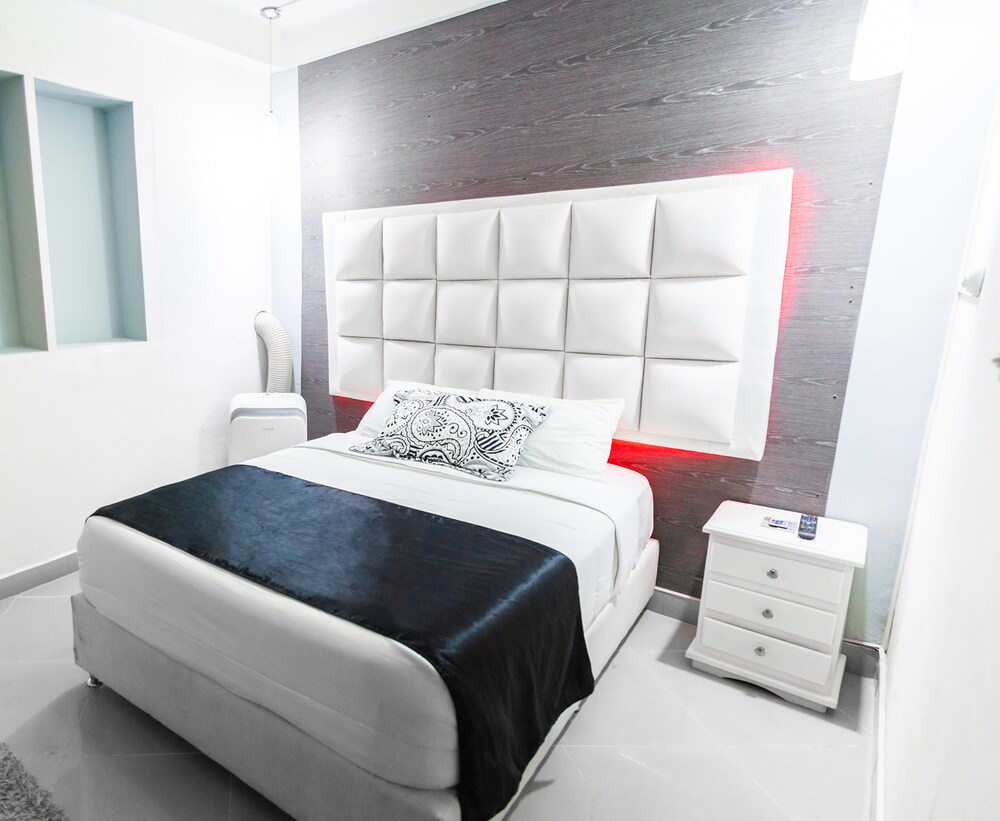 $ PROMO $ 3 Bedrooms with Bathrooms apartment & Jacuzzi in Lleras park @Poblado