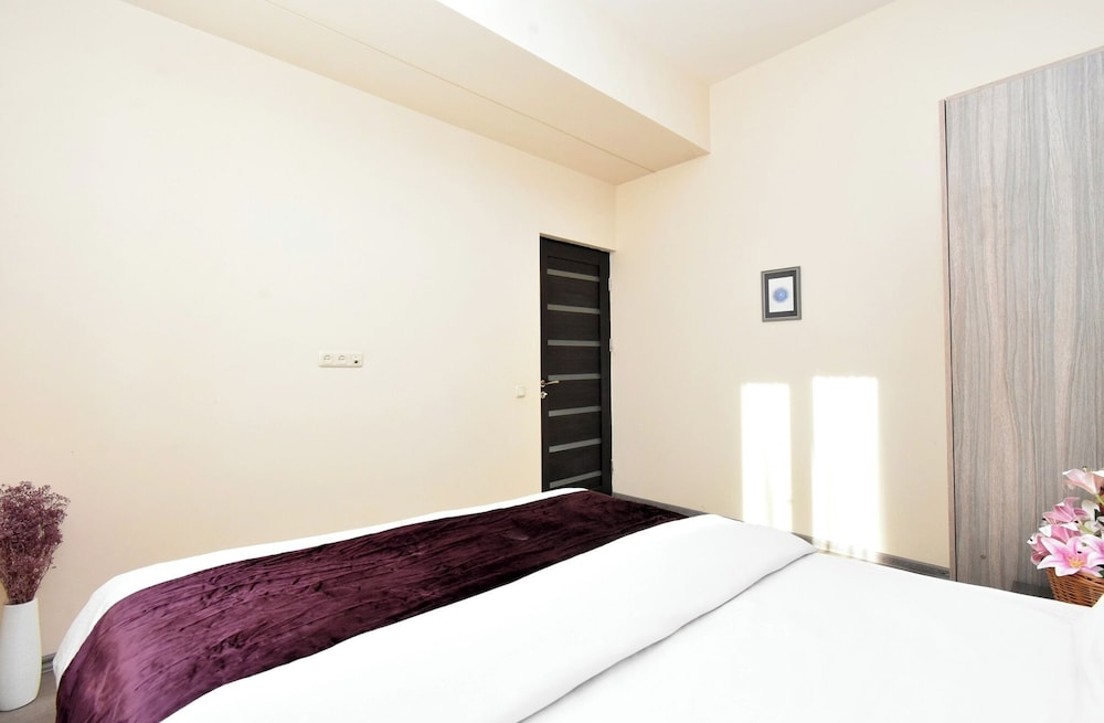 2 bedroom apartment on Teryan street