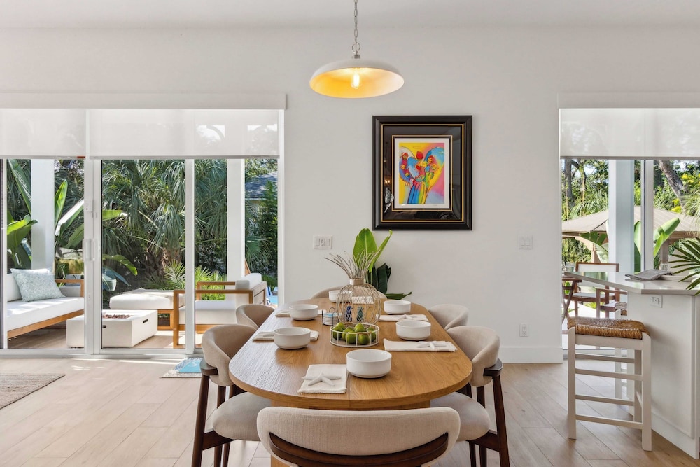 Serenity at Surfside by Avantstay Pool, Porches, Fire Pit & Arcade Near Vilano Beach