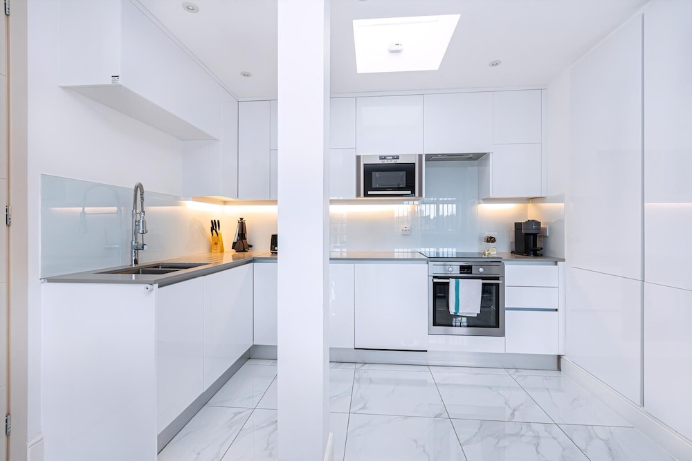 Stylish Three-bed Flat in Marylebone