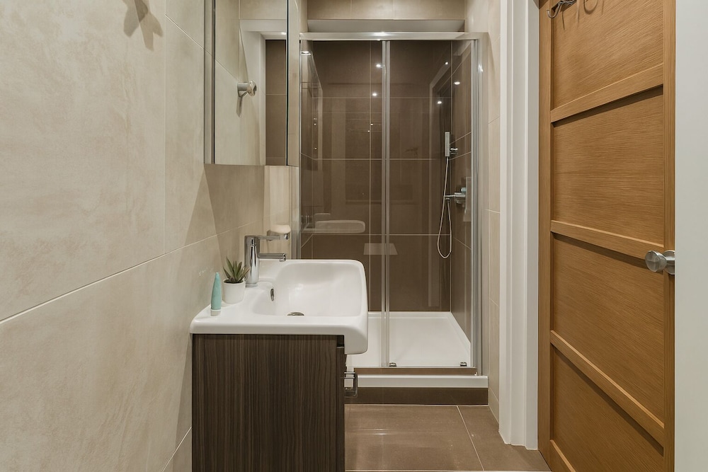 Modern Studio Flat in Hammersmith