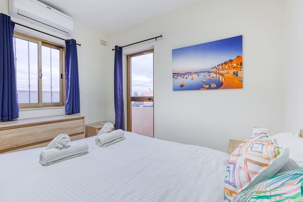 St James the Traditional 4-bed Townhouse Terrace