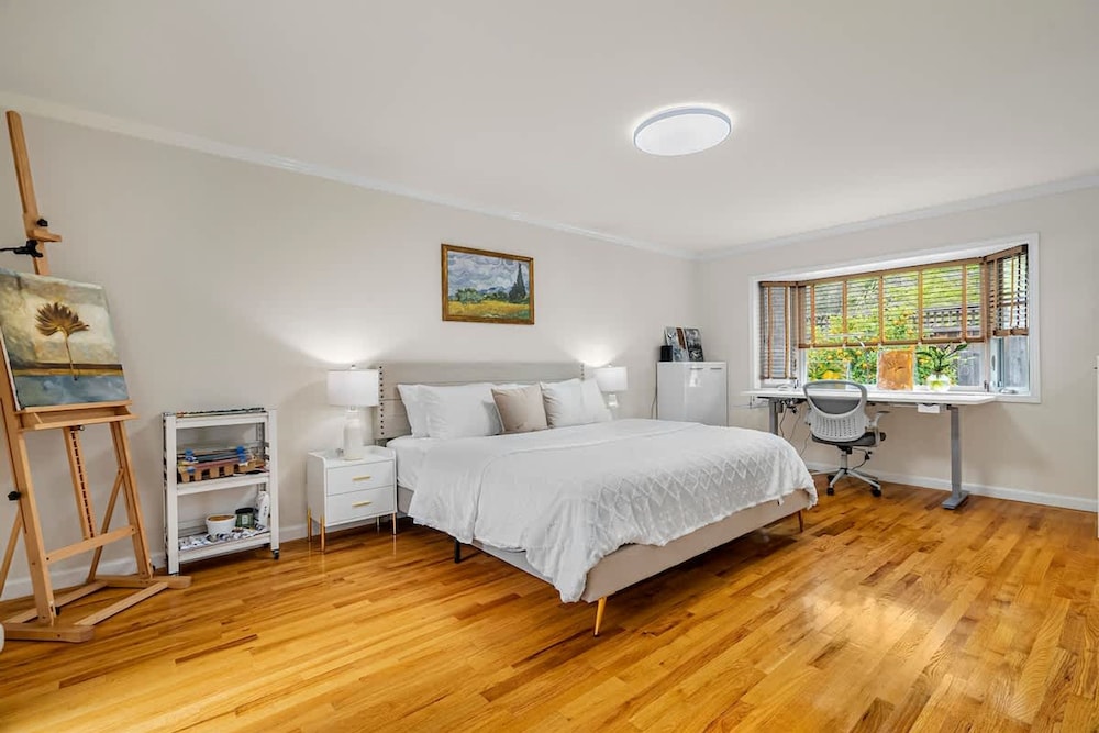 Cozy Modern House in Palo Alto