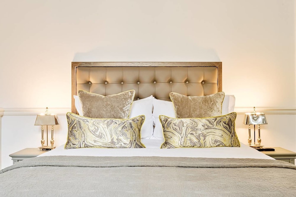 JOIVY Luxury George Street Apartments: Edinburgh Suite view 5
