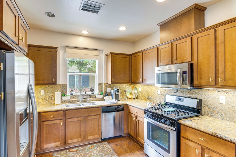 Walk to Beach: Luxe San Buenaventura Villa!