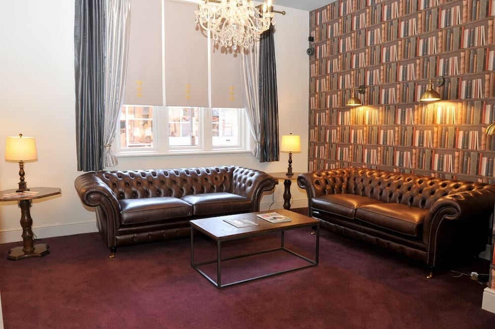 Crewe Vacations - The Royal Hotel Crewe, A BRILLIANT Collection - Property Image 5