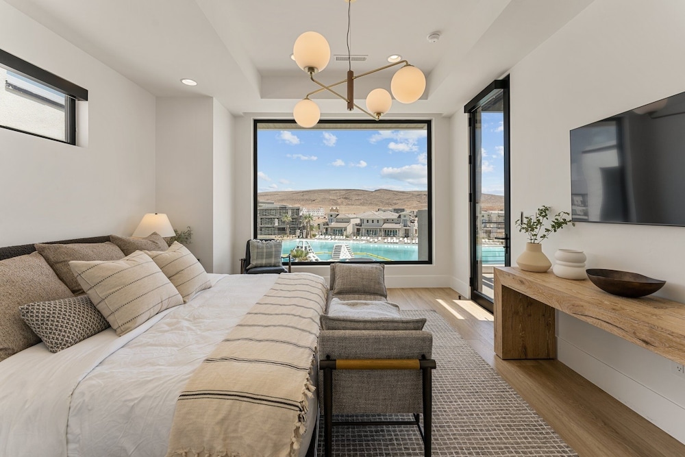 Luxury Beachside 7 Bedroom Home