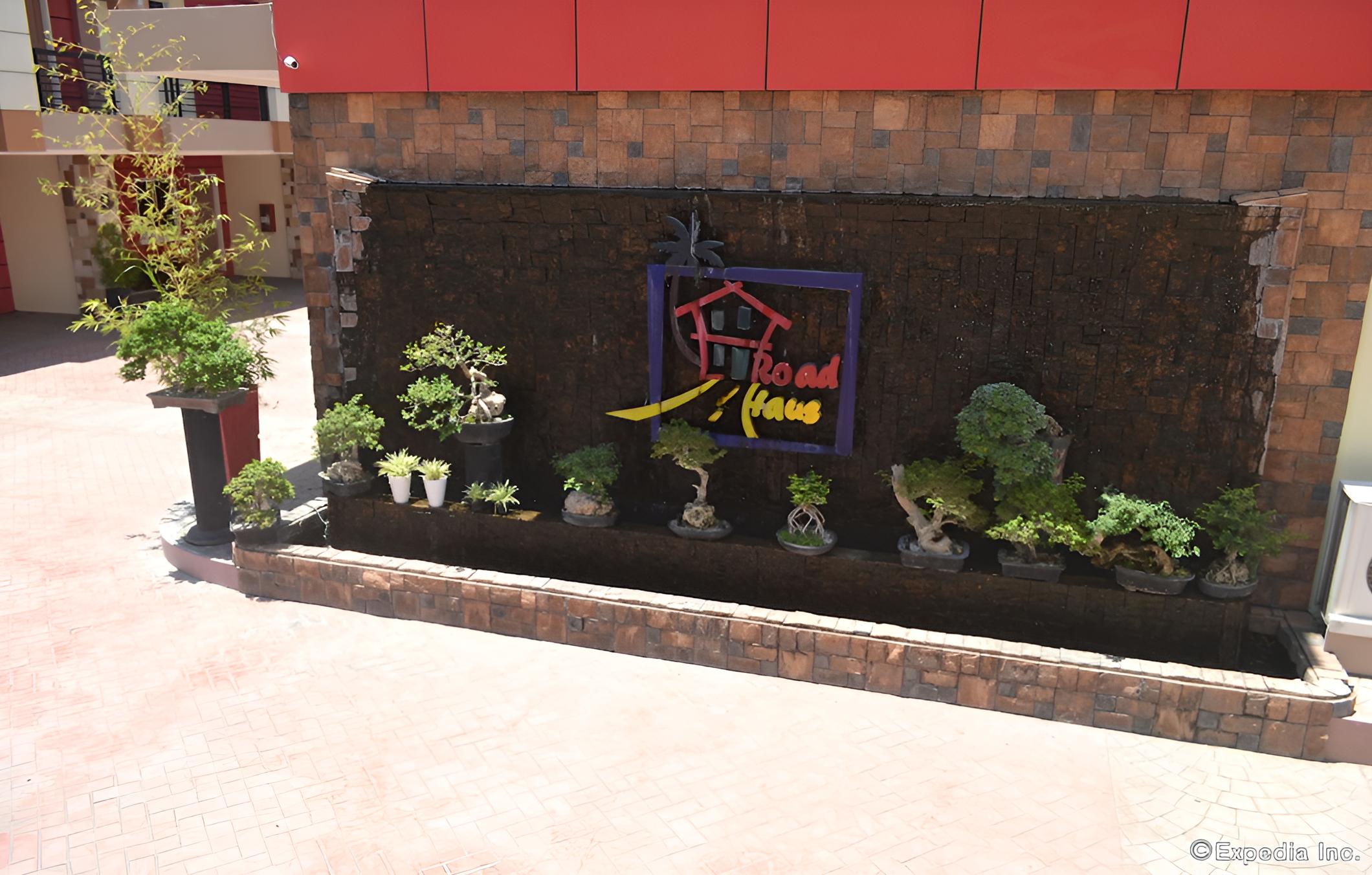Roadhaus Hotel - The Manny Pacquiao Hotel