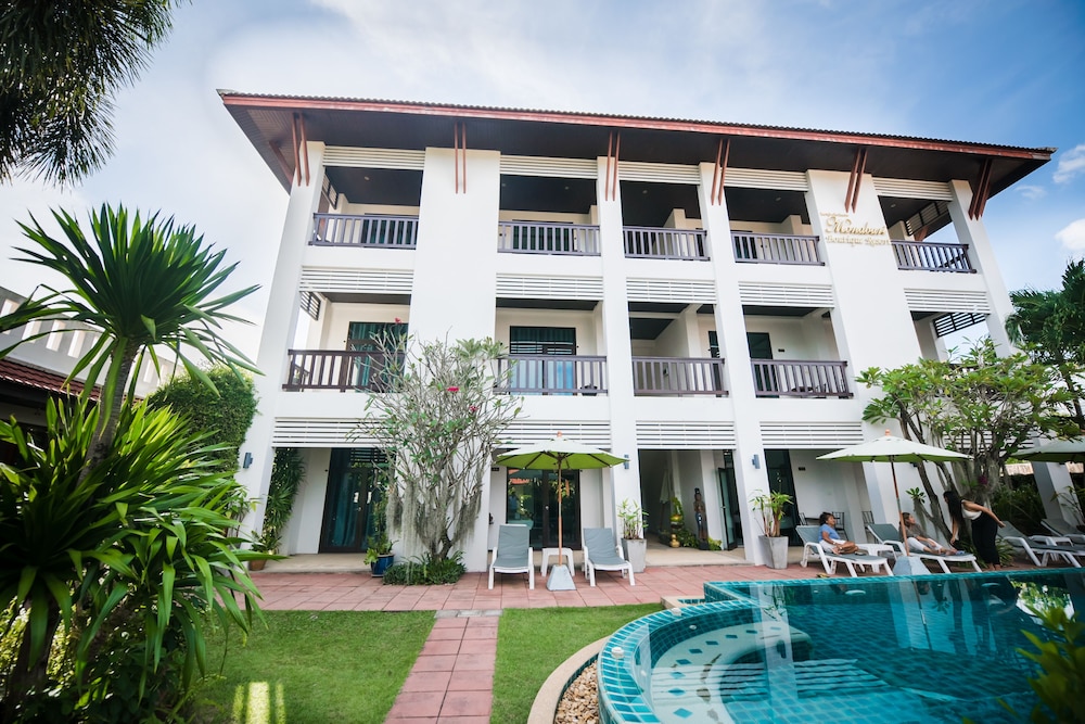Phuket Monaburi Boutique Hotel