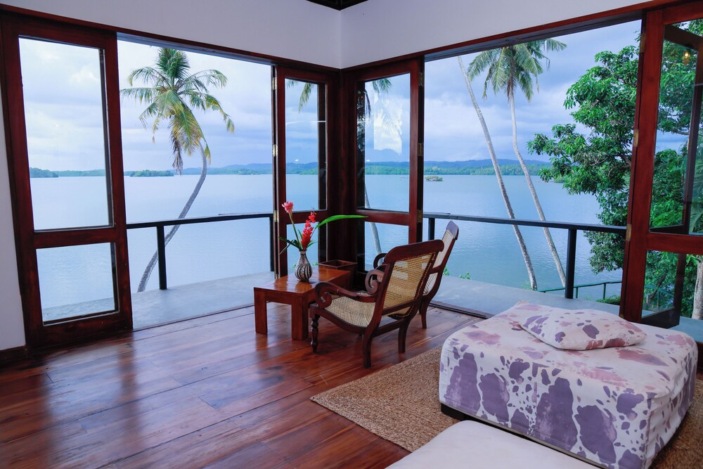 South Point Cottage - Whole Villa 3 Bedrooms (Sleeps 6) view 5