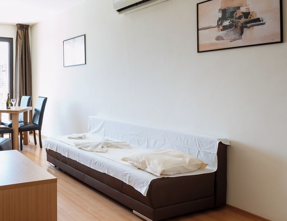Seaside 1 BR Apartment With Balcony, max 4 Guests
