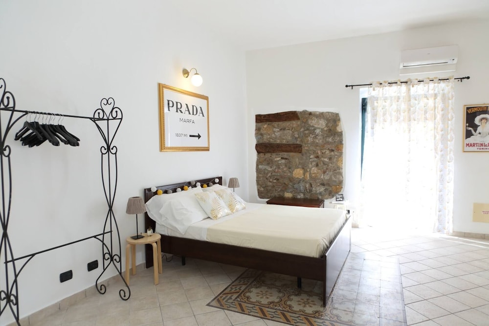 Central Apartment With Balcony photo 5