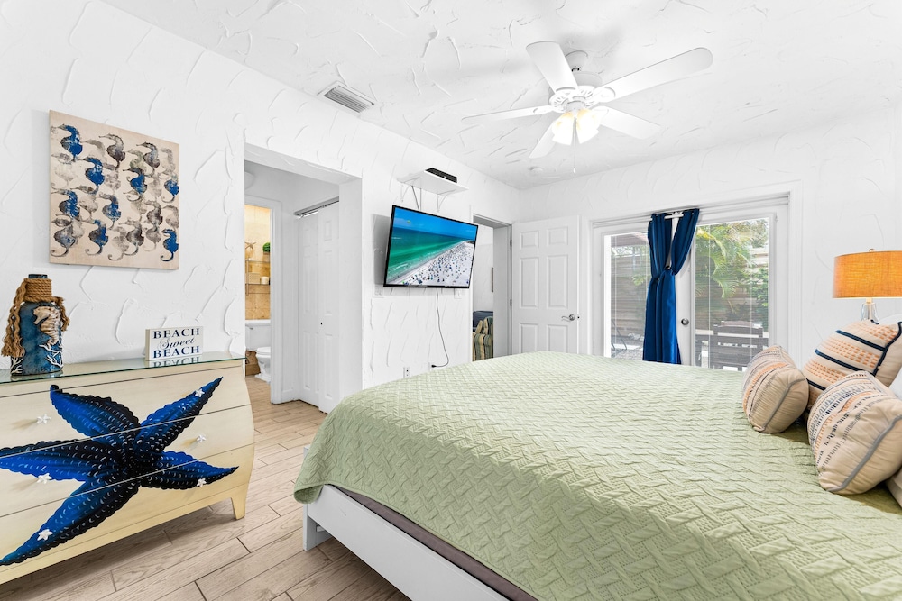 Crescent Street Villas By Beachside Mgt