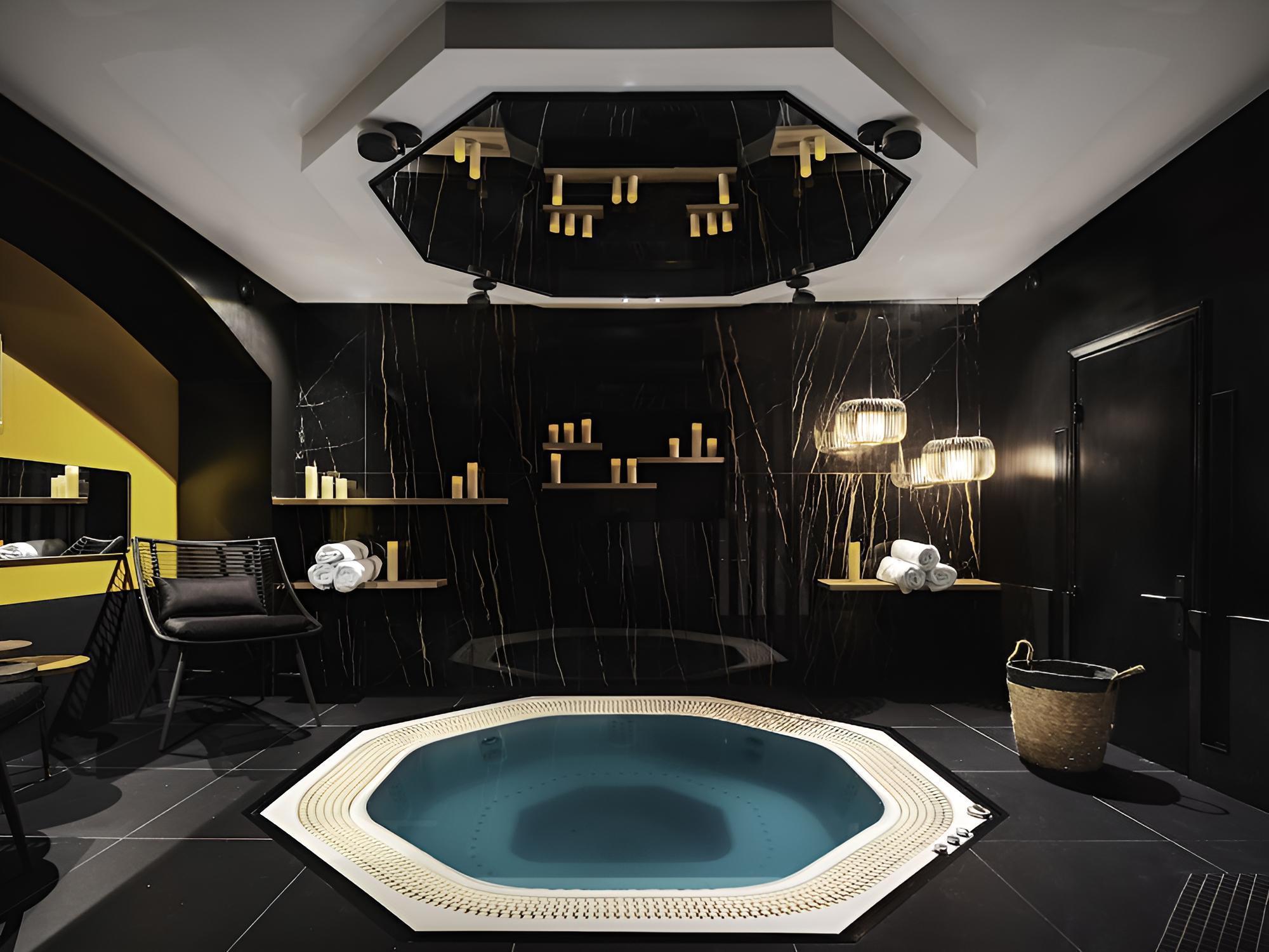 Love Hôtel - Adults Only