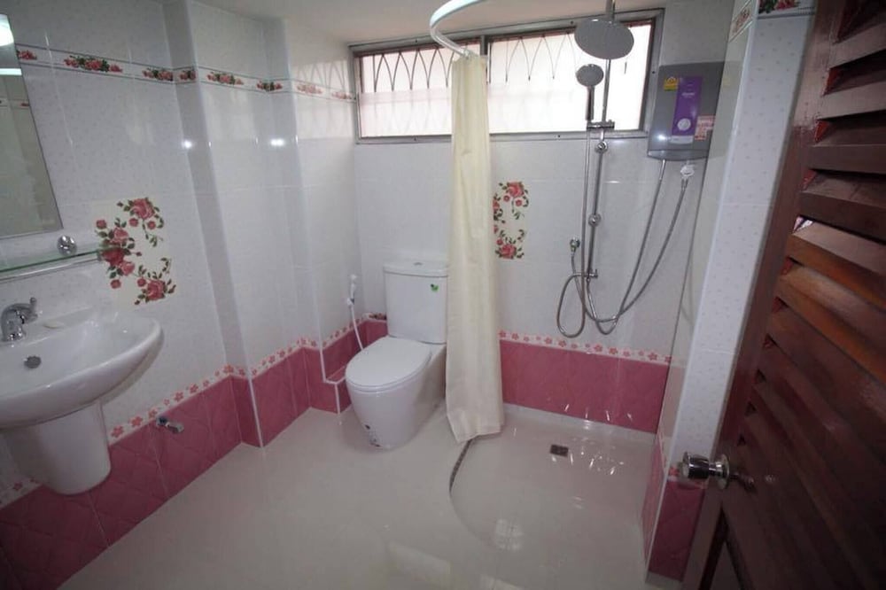 Buriram The Big House, 3 Bedrooms, 3 Bathrooms