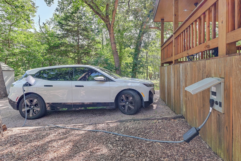 3 Mi to Lake Texoma: Gordonville Getaway!