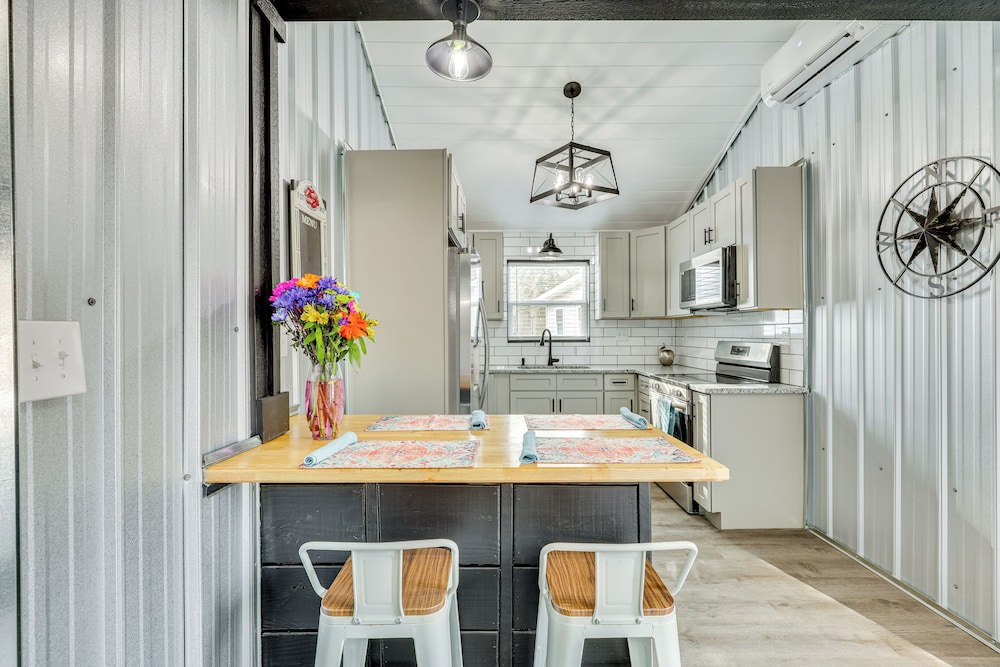 Walk to Pier: North Carolina Getaway in Oak Island