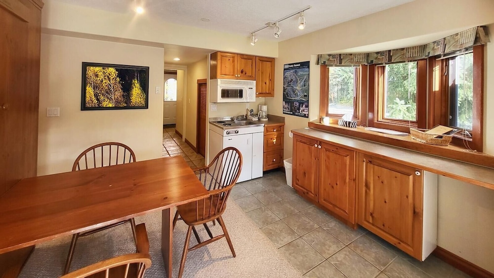 Sun Peaks Vacations - Timberline Village 46 4 Bedroom Home - Property Image 23