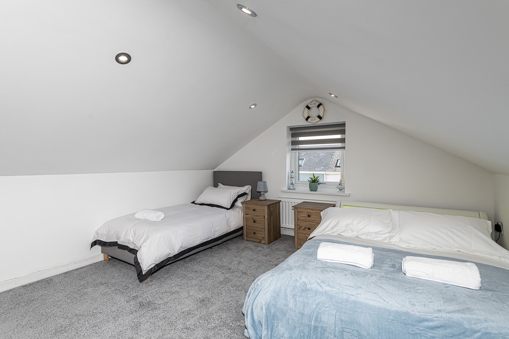 Clydfan, No 1 Trearddur Road