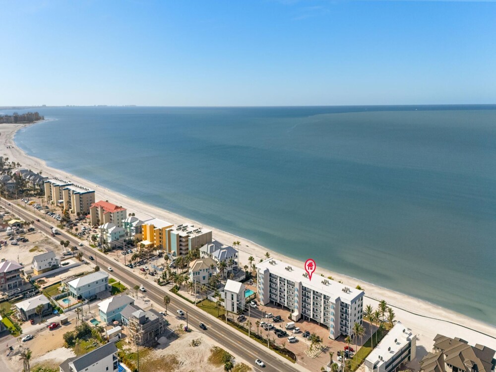 Seaside 3 by Distinctive Beach Rentals