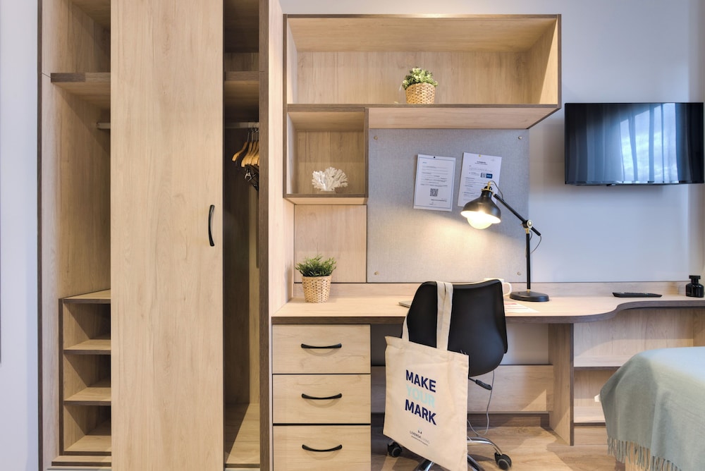 Livensa Living Salamanca - Albergue Juvenil