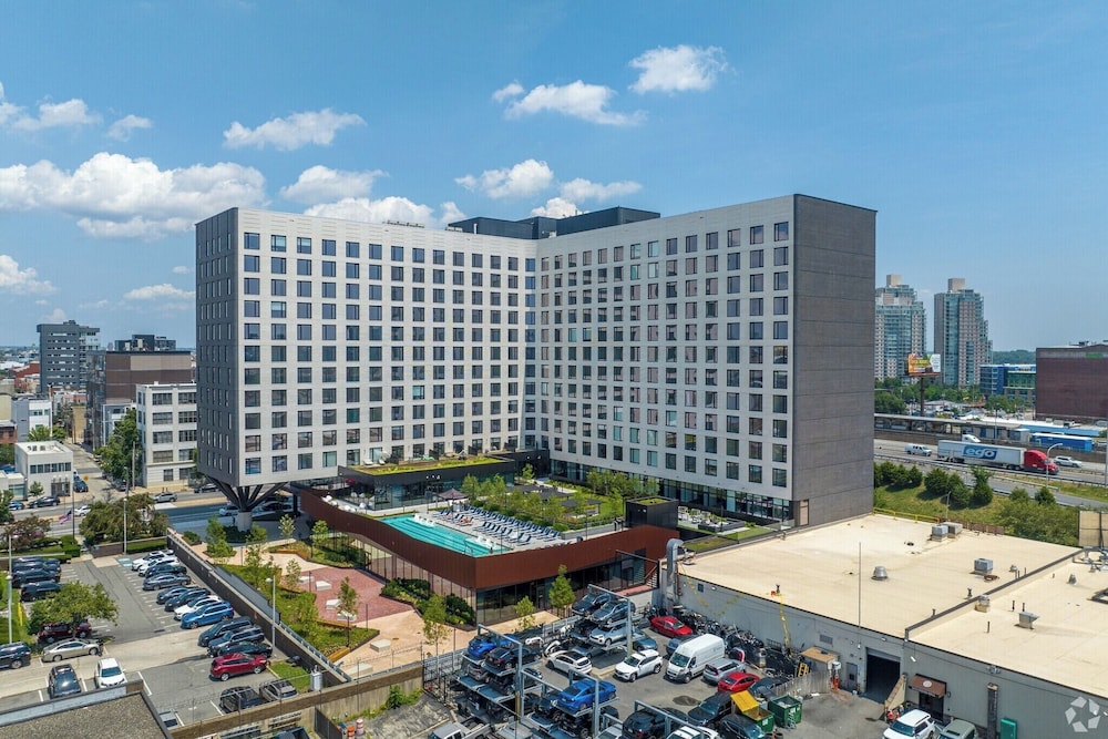 Luxury Apartments by Hyatus at Central Philly