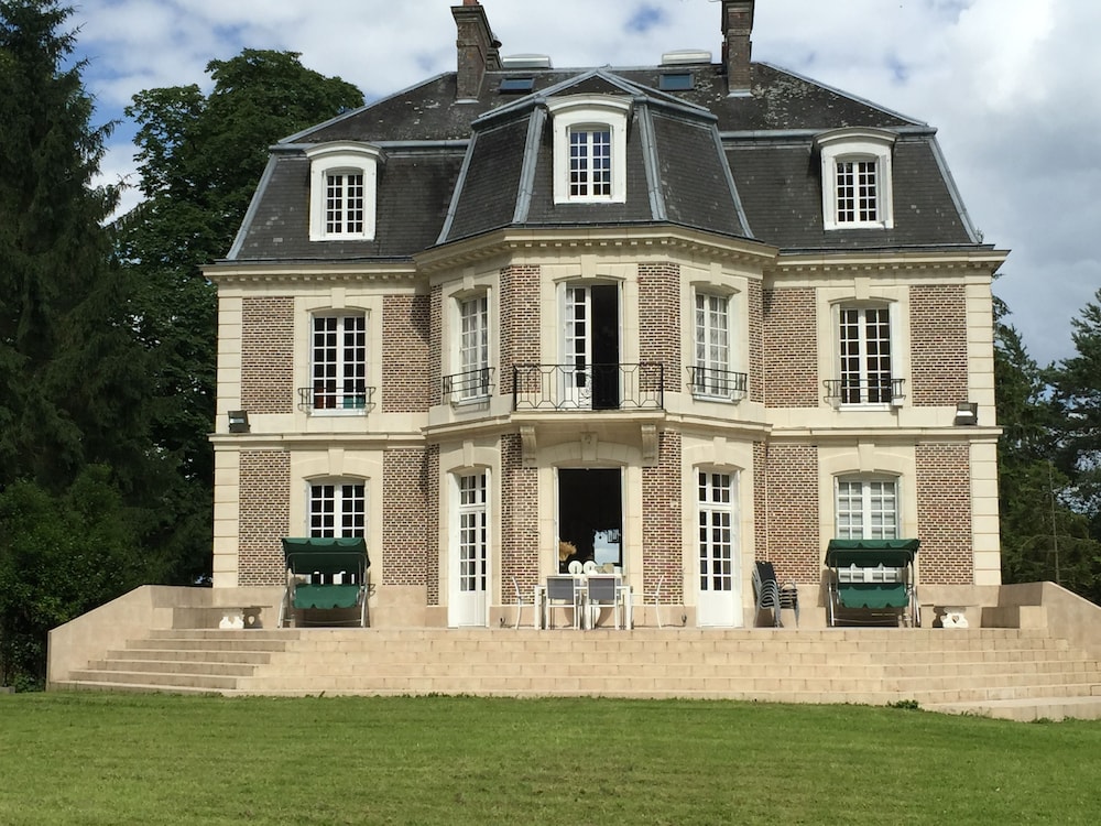 Château d'Avesnes Le Castelet