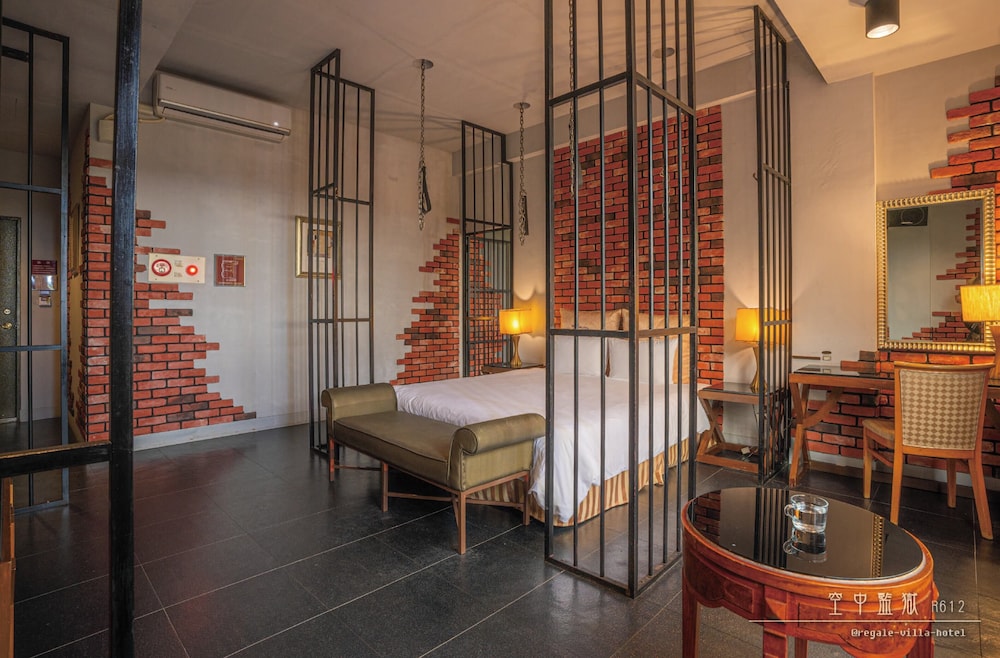 Regale Villa Hotel