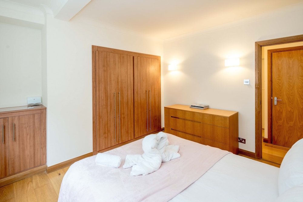 Bright 2-Bed Flat Near St Paul’S