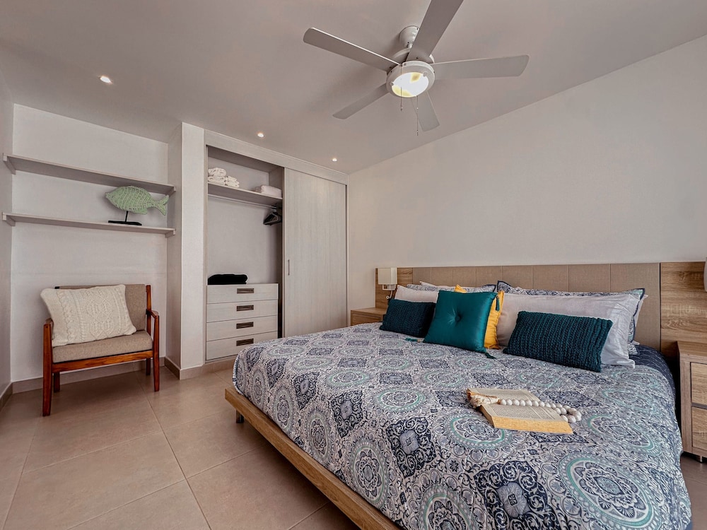 Fantastic Beach Penthouse With Rooftop BBQ