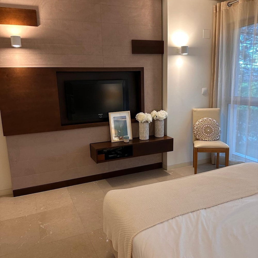 Tr ia Amazing Seaview Apartment