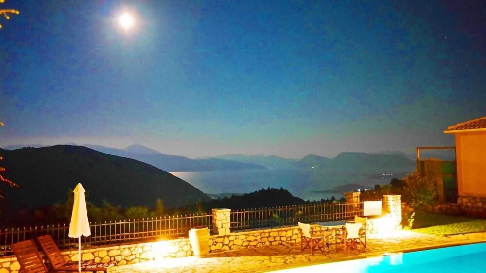 Executive Villa Scorpidi With Private Pool photo 3